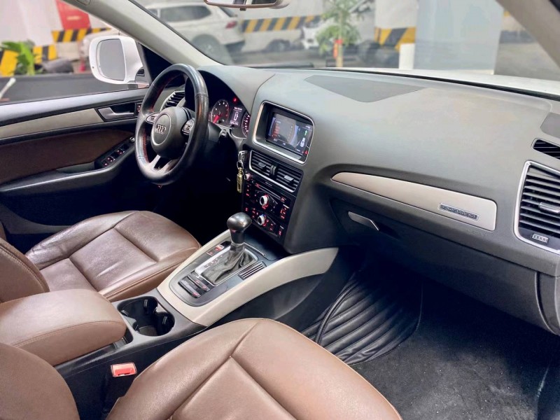 成都15年奥迪Q57