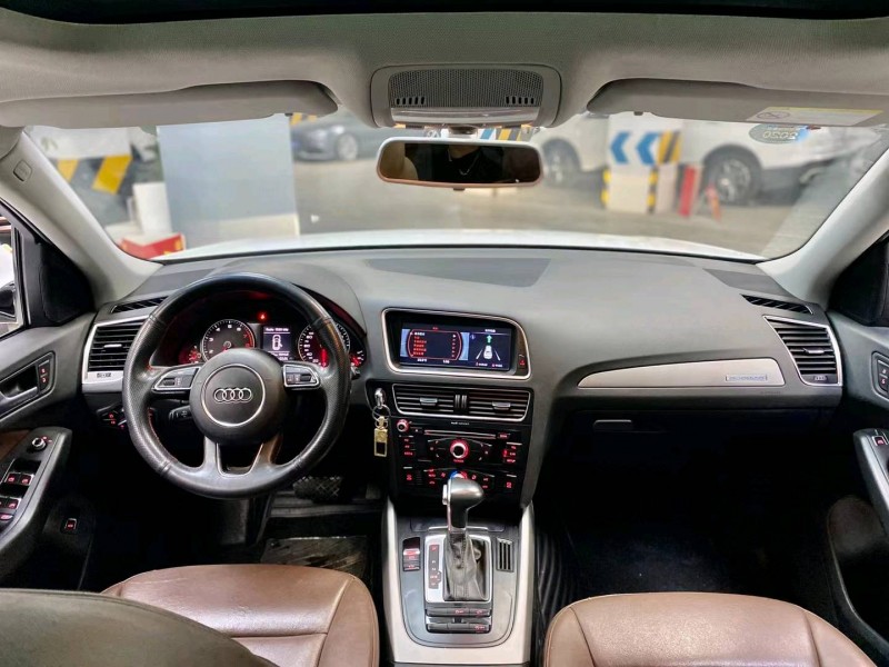 成都15年奥迪Q59