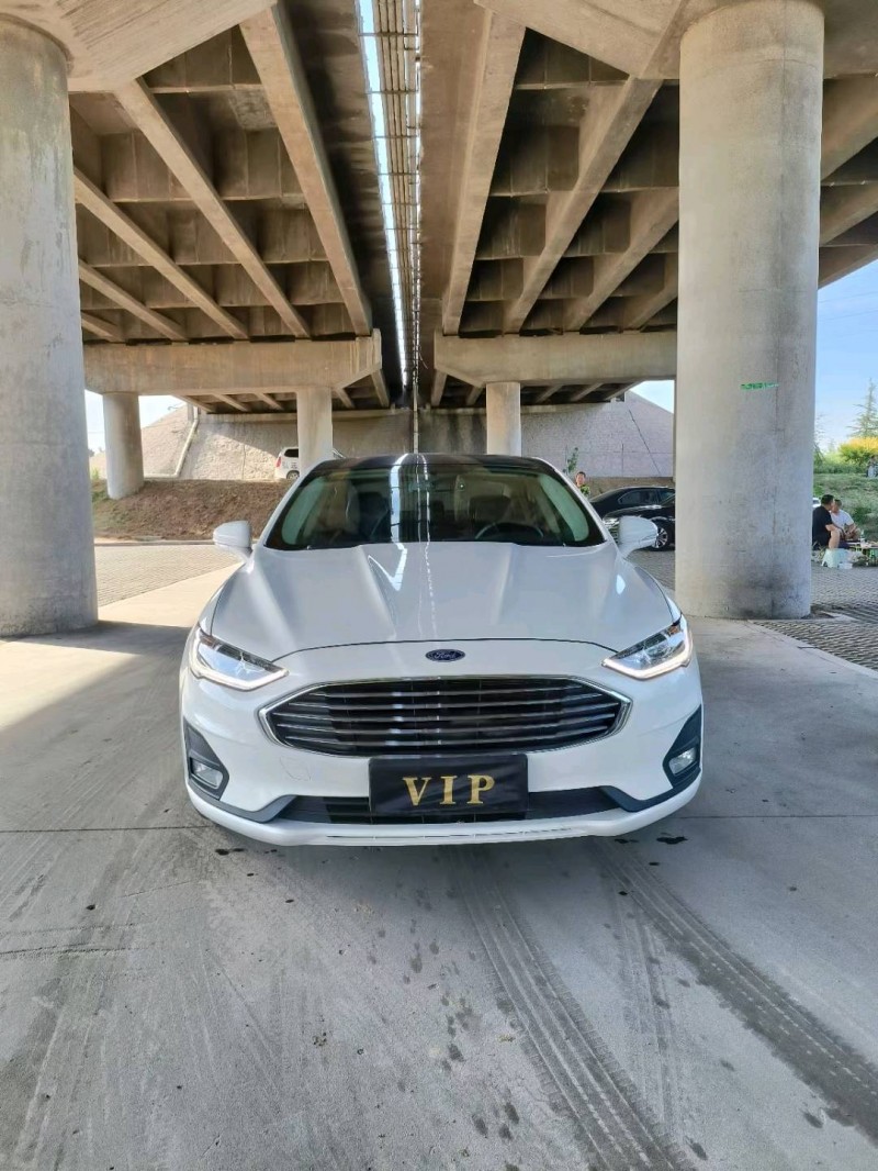 青岛21年福特蒙迪欧1