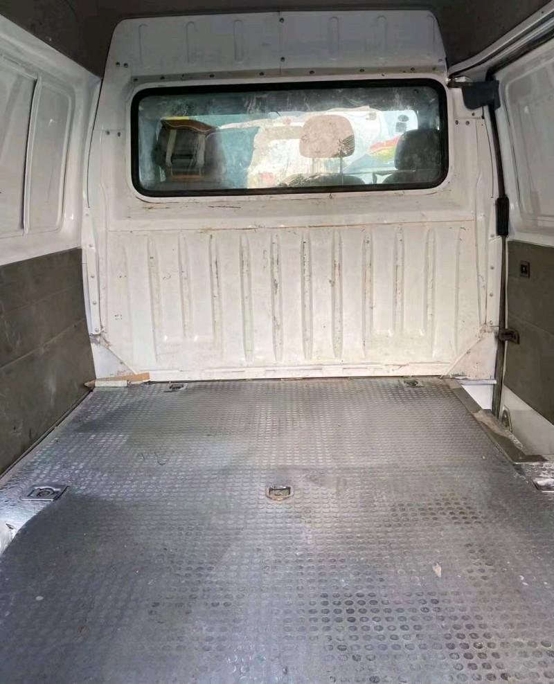 东营16年福特全顺4