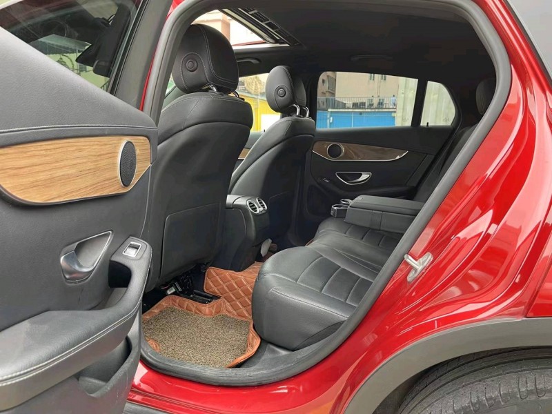 广州17年奔驰GLC8