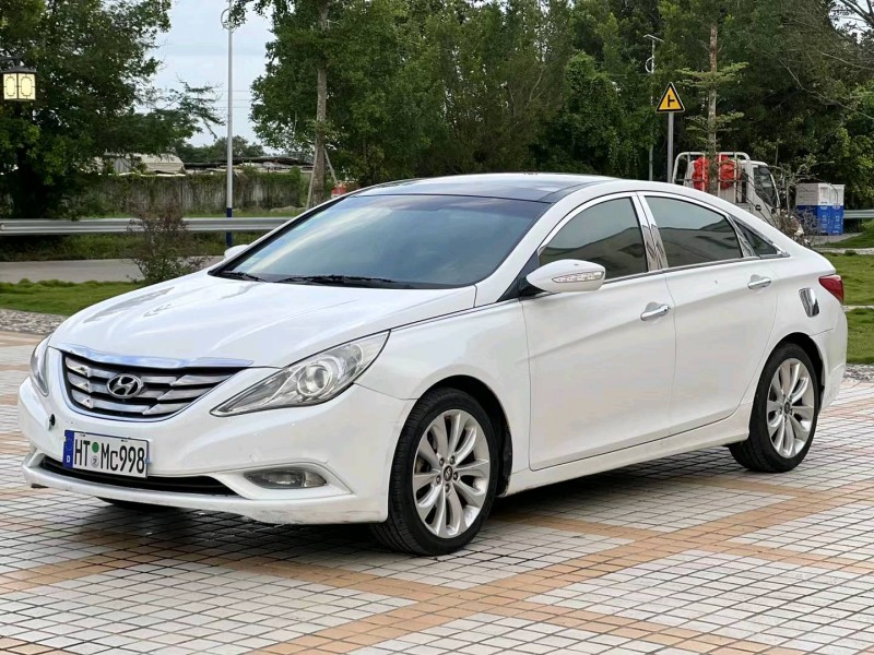 汕头11年现代索纳塔八1