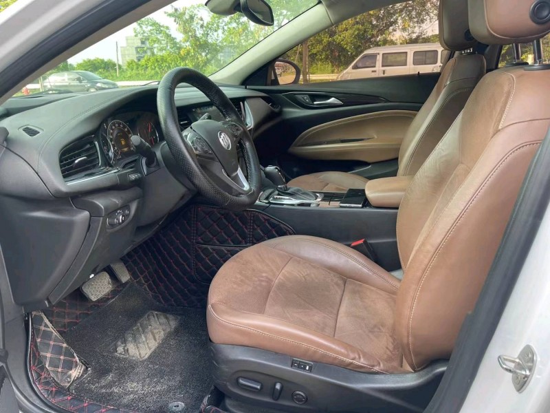 汕头18年别克君威3