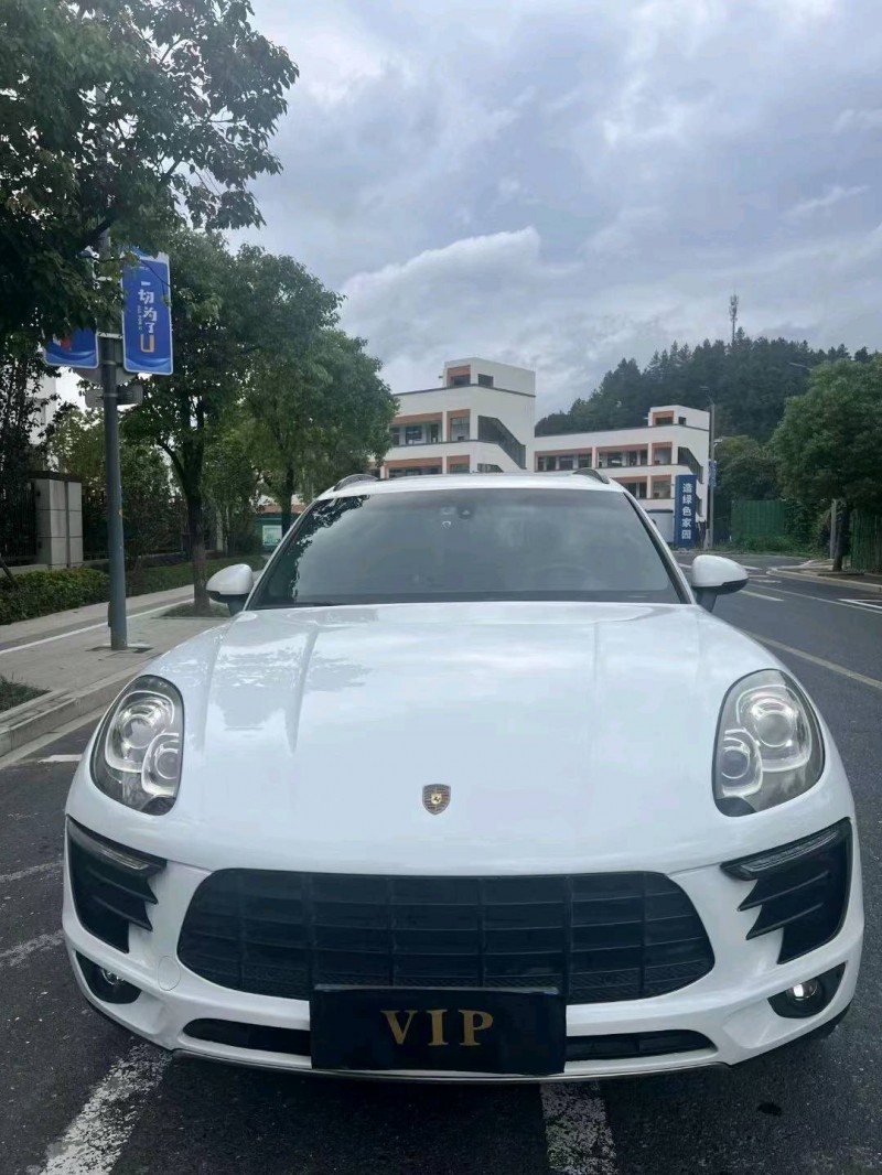 嘉兴15年保时捷Macan1