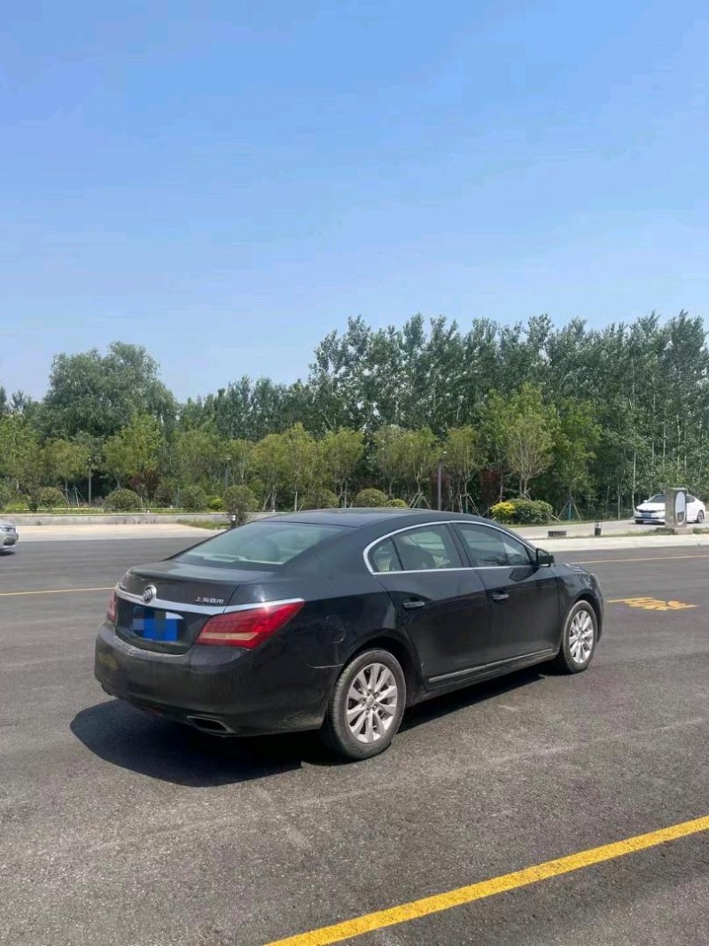 枣庄15年别克君越6