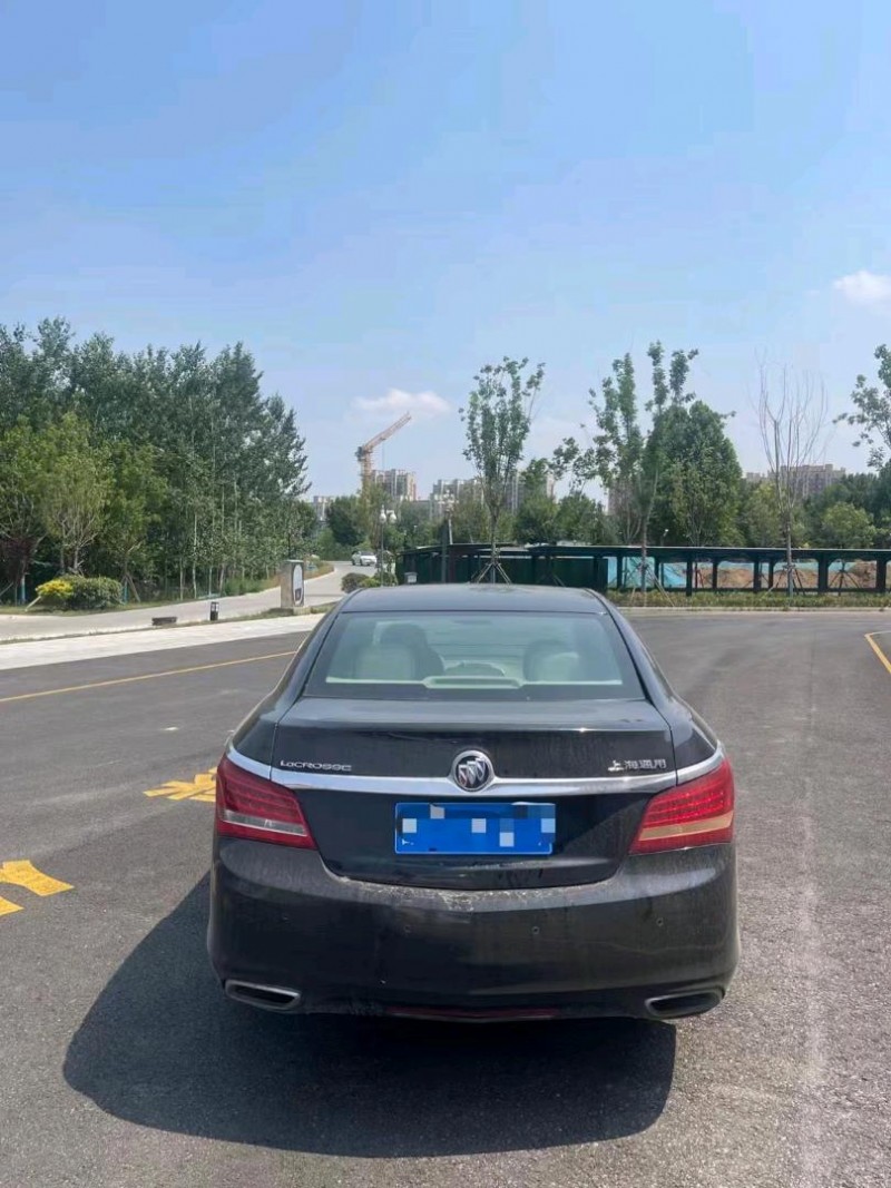 枣庄15年别克君越8