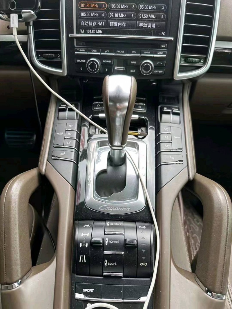 淮南14年保时捷卡宴3