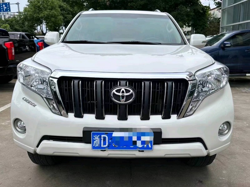 淮南17年丰田普拉多1