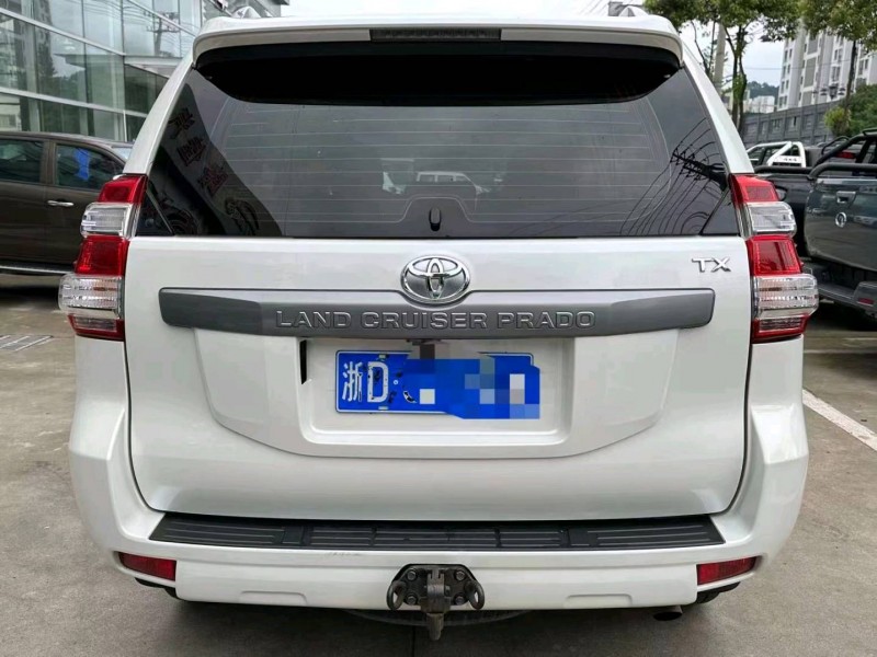 淮南17年丰田普拉多3