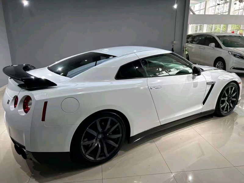 淮南15年日产GT-R4