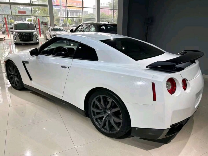 淮南15年日产GT-R7