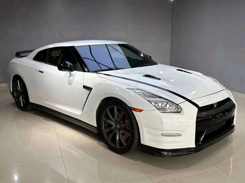 淮南15年日产GT-R9