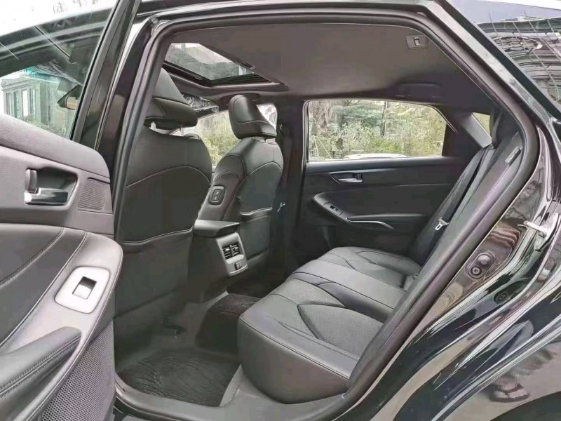 珠海22年丰田亚洲龙7