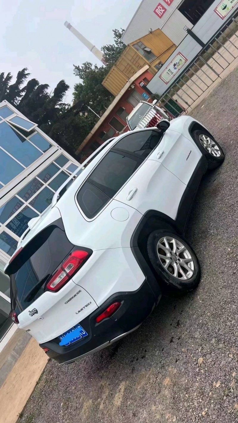 青岛18年Jeep自由光7