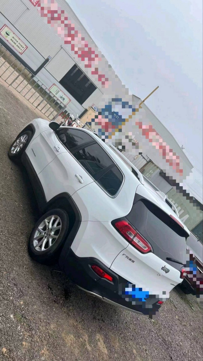 青岛18年Jeep自由光8