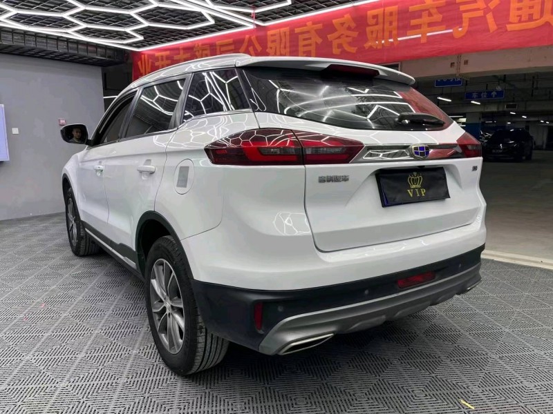 成都19年吉利博越4