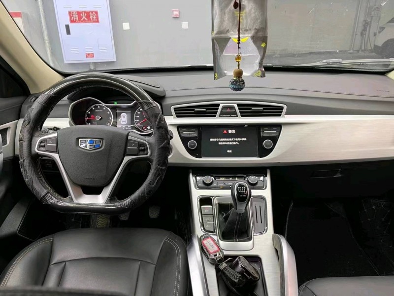 成都19年吉利博越6