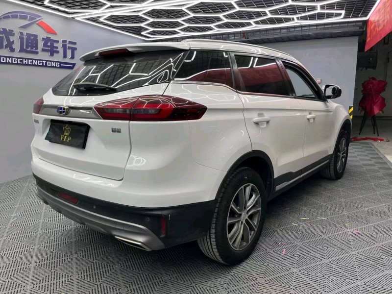 成都19年吉利博越8