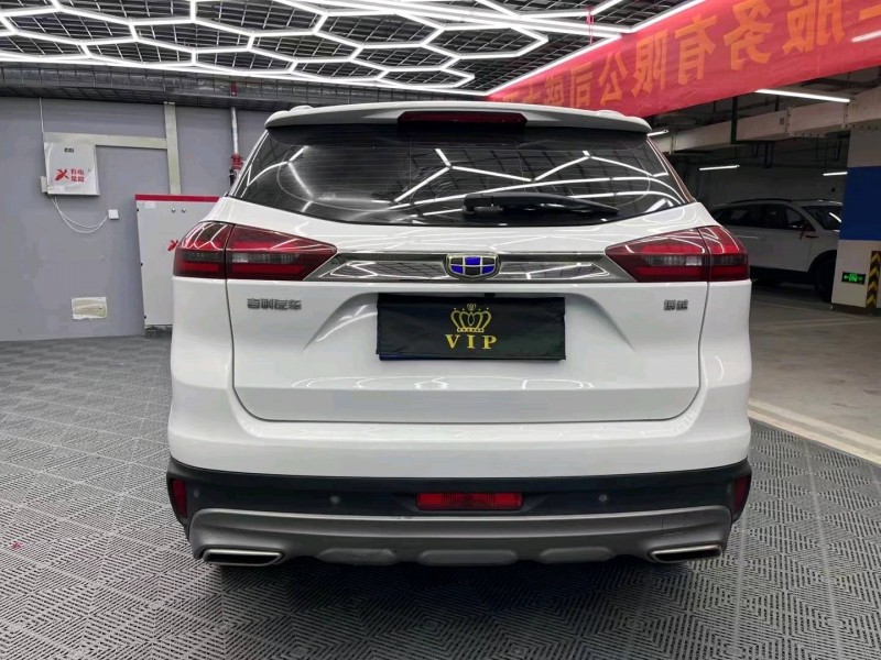 成都19年吉利博越7