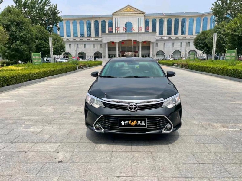 济南16年丰田凯美瑞1