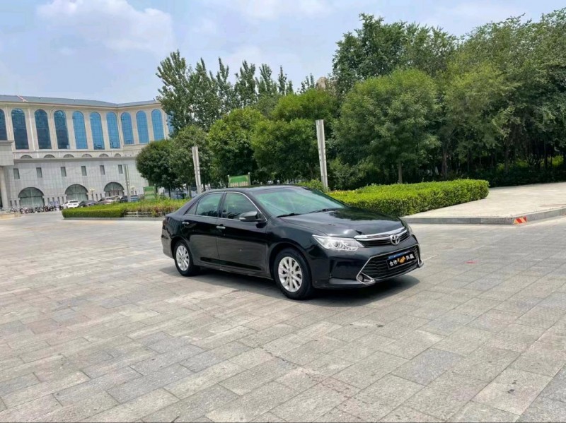 济南16年丰田凯美瑞4