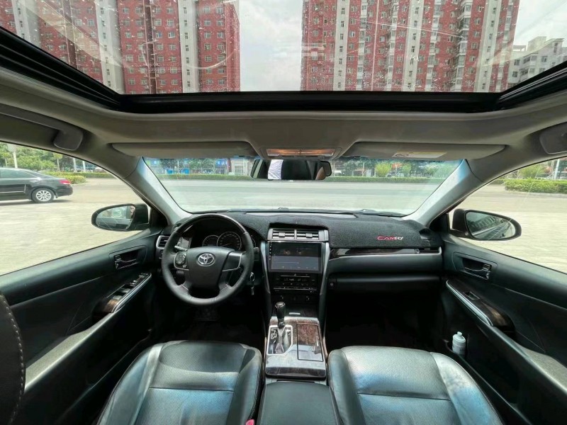 济南16年丰田凯美瑞8