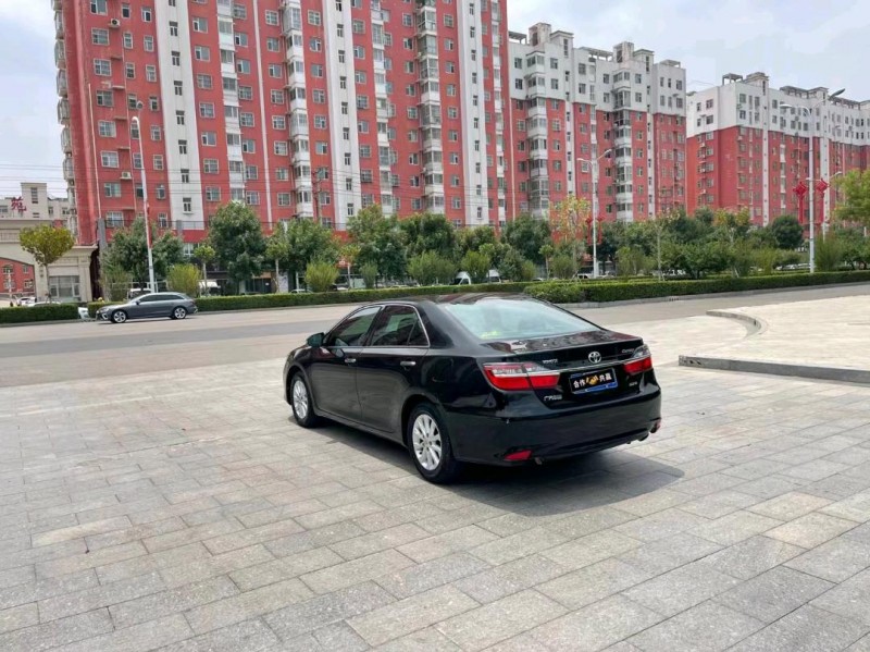 济南16年丰田凯美瑞9