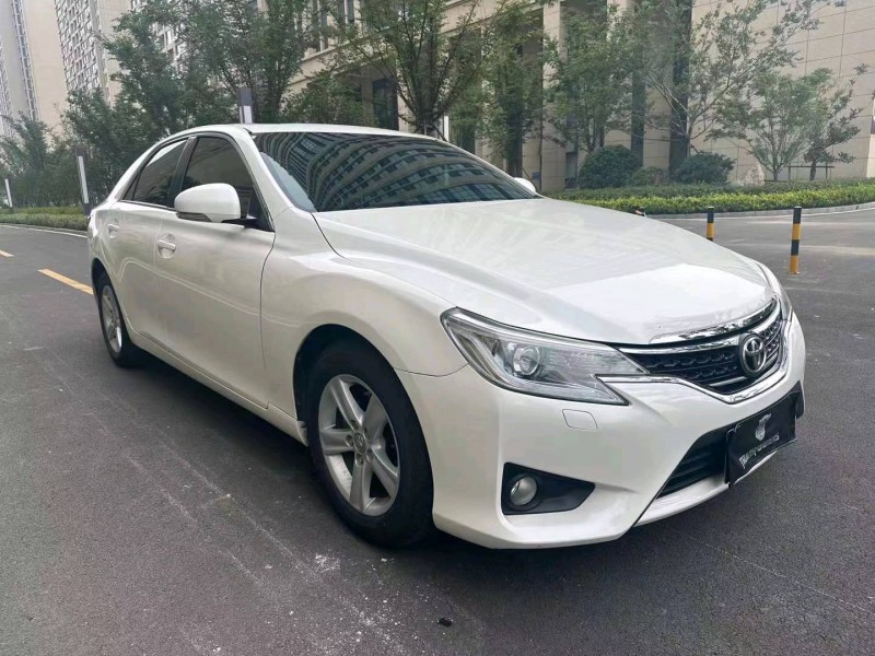 济南14年丰田锐志3