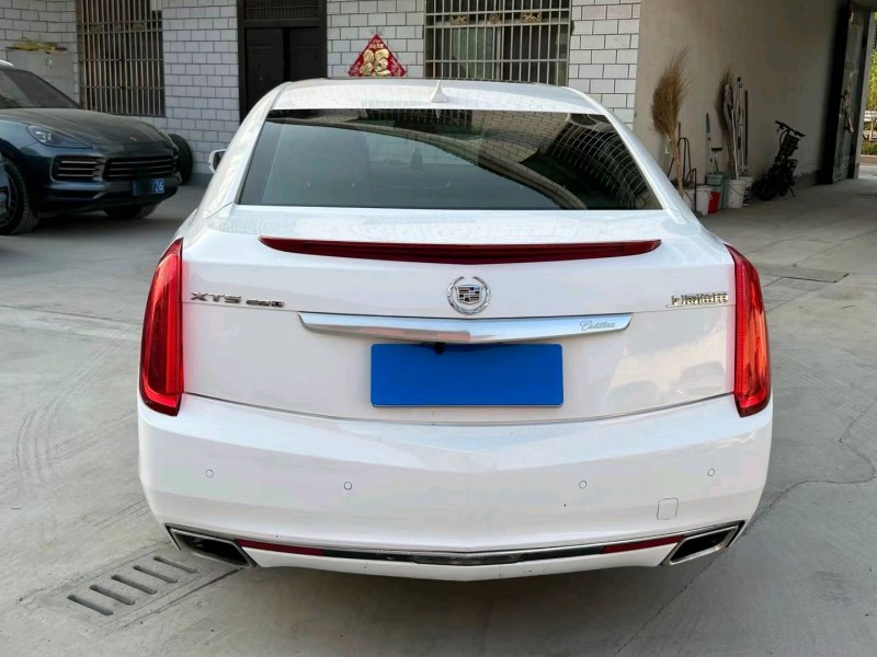 济南15年凯迪拉克XTS3