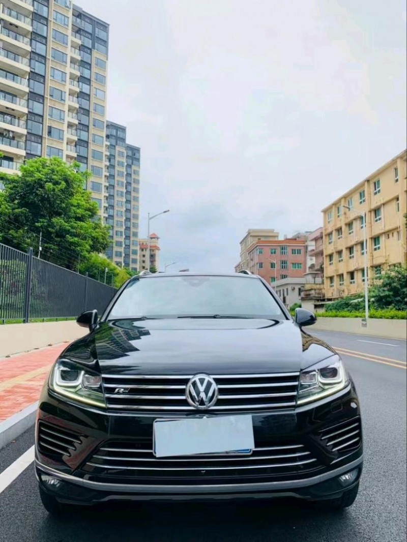 东莞17年大众途锐1