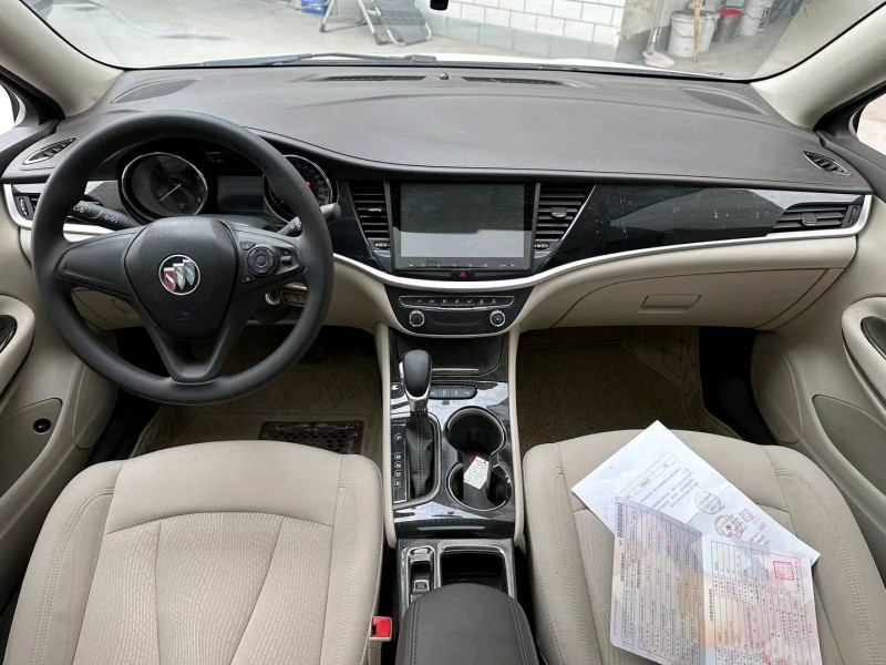 济南17年别克威朗7