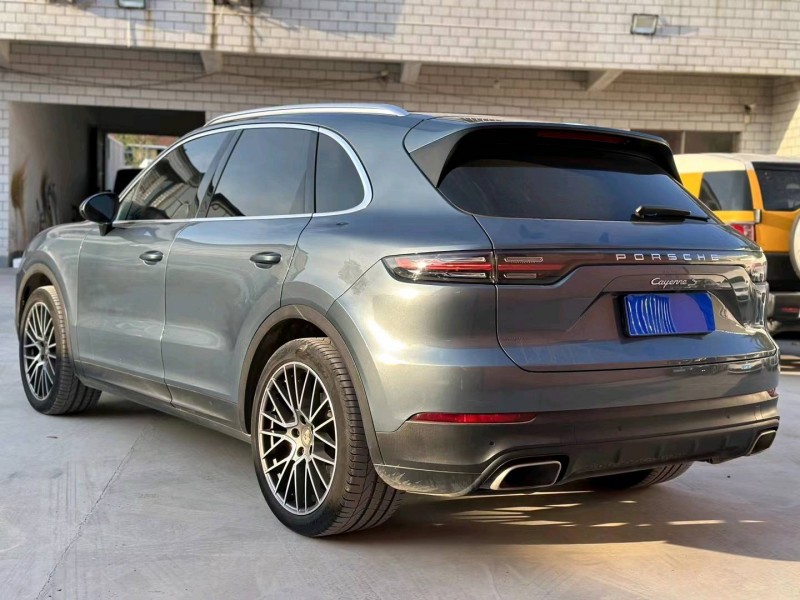 济南18年保时捷卡宴4