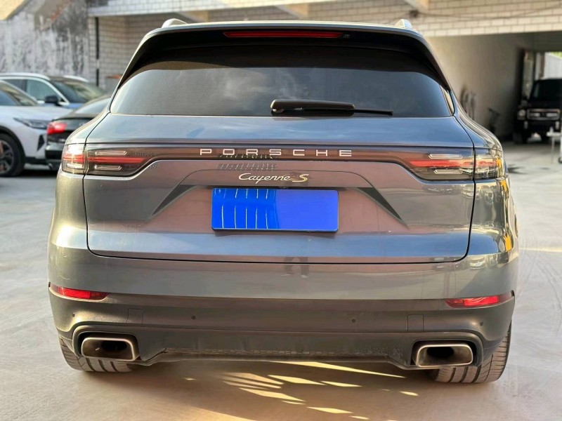 济南18年保时捷卡宴5