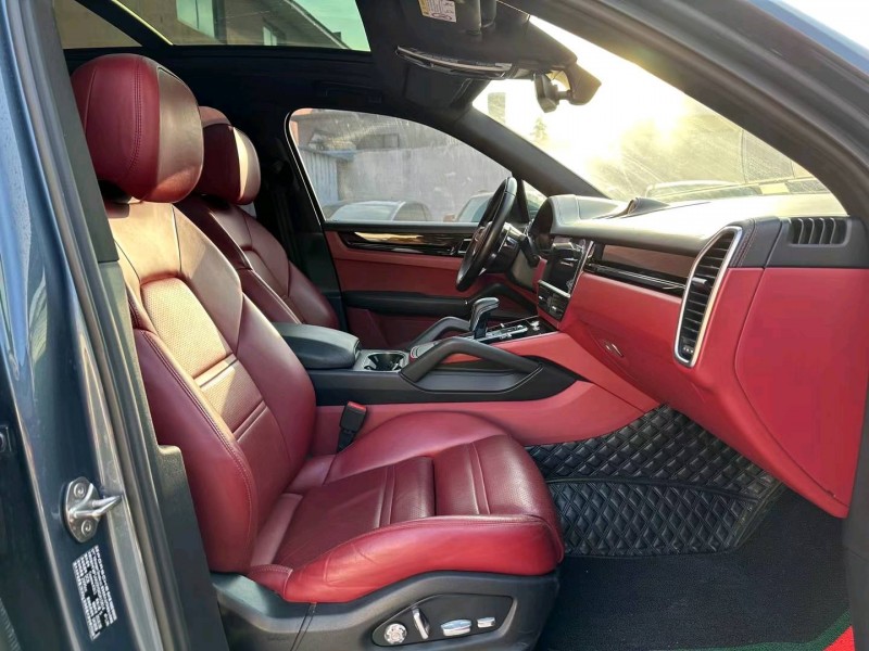 济南18年保时捷卡宴6