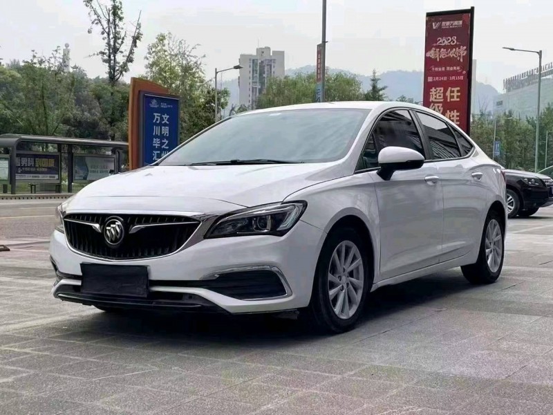 重庆18年别克威朗3