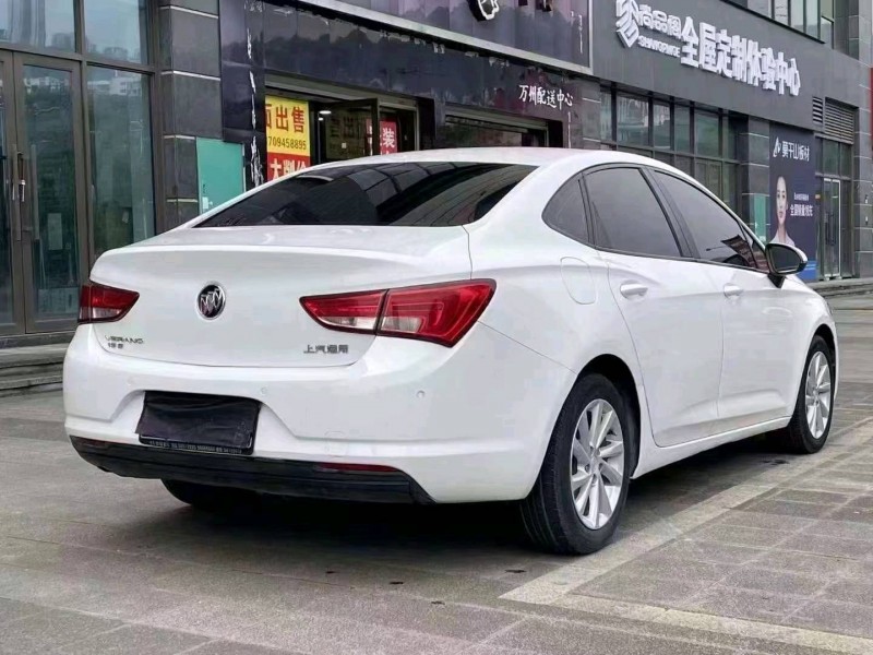 重庆18年别克威朗4