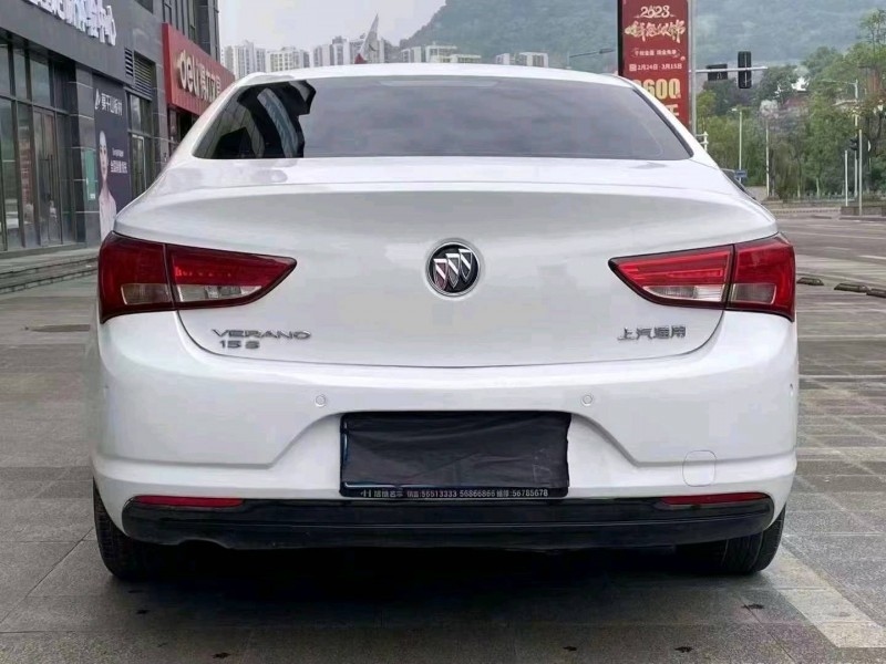 重庆18年别克威朗5