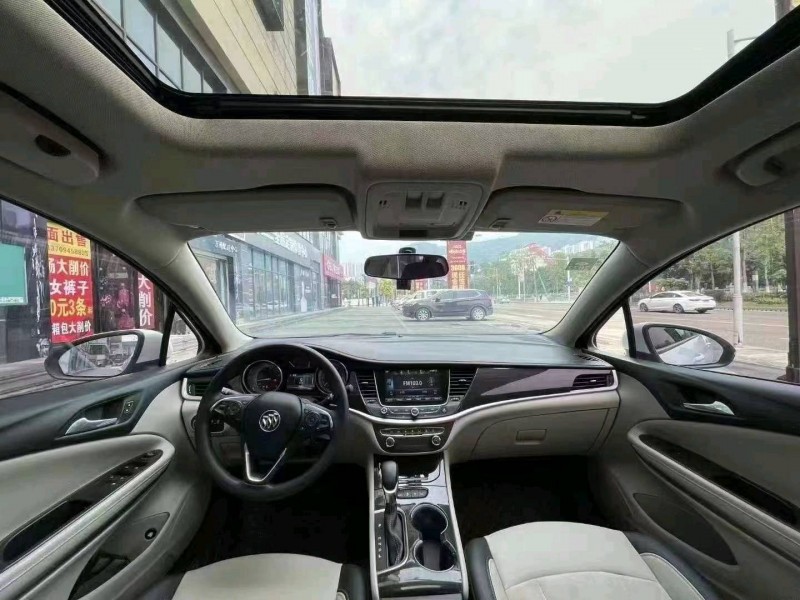 重庆18年别克威朗6