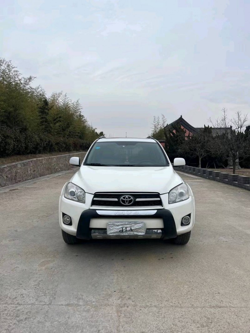 青岛10年丰田RAV4荣放1