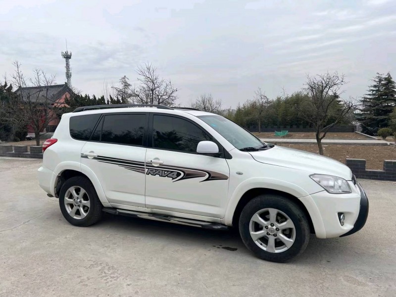 青岛10年丰田RAV4荣放3