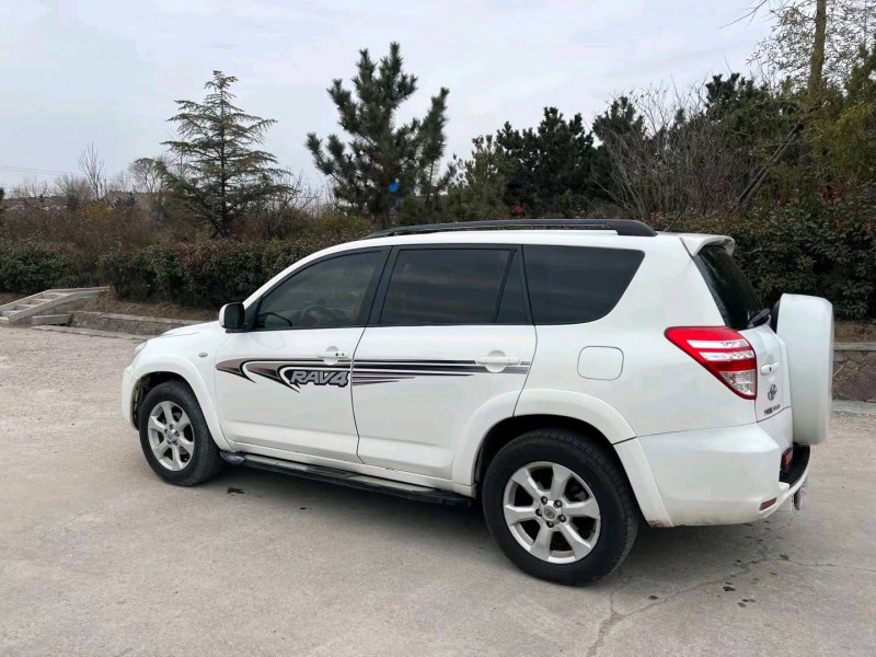 青岛10年丰田RAV4荣放8