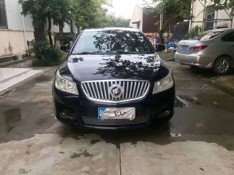 珠海13年别克君越1