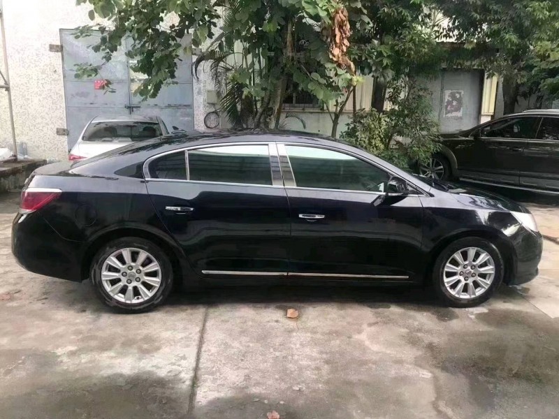 珠海13年别克君越5