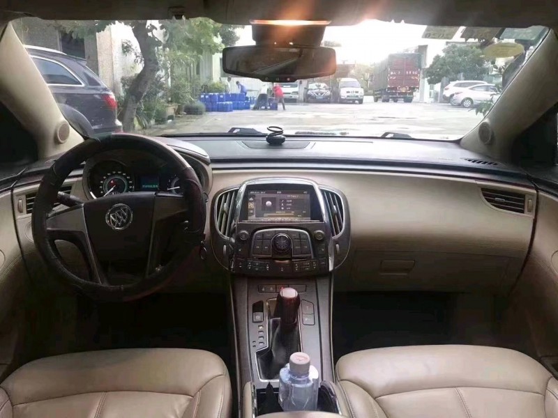 珠海13年别克君越9