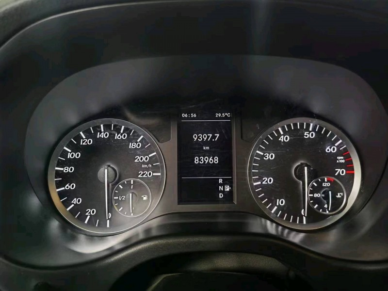 苏州17年奔驰威霆7