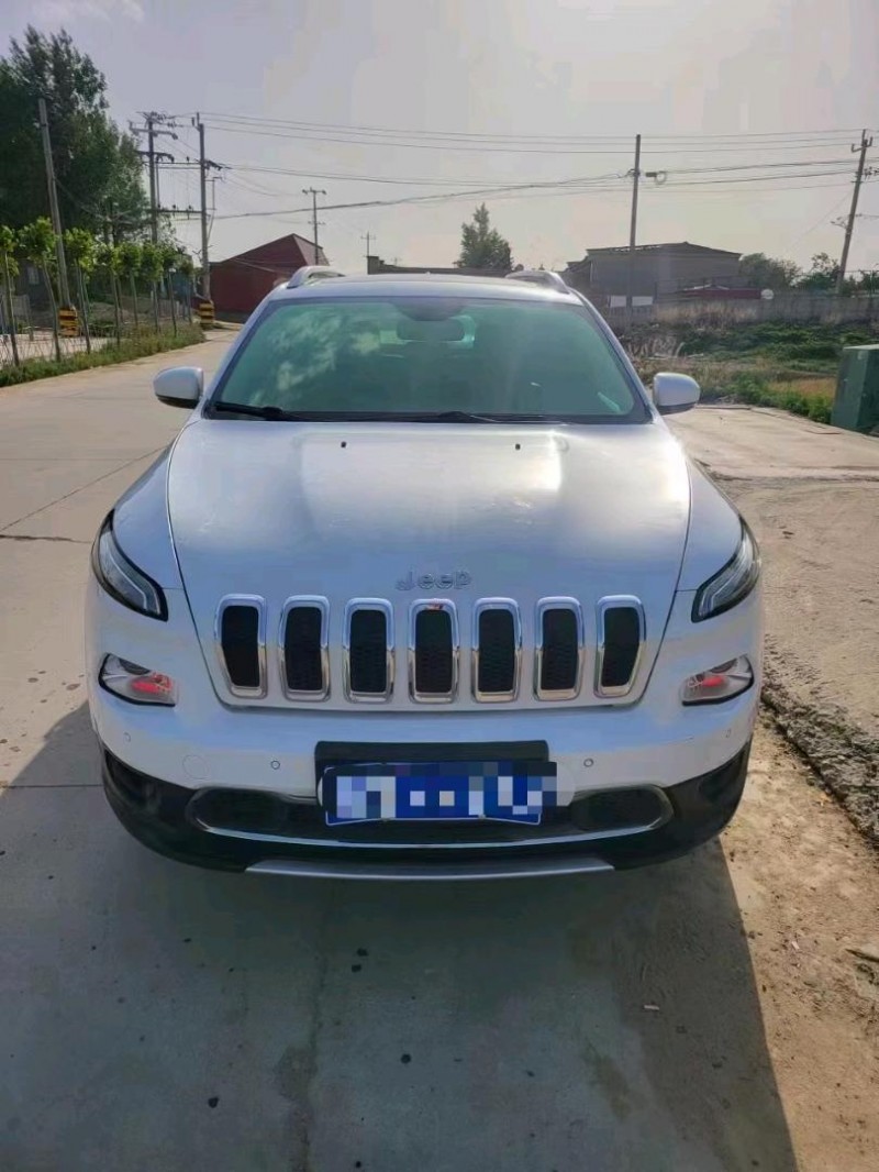 保定16年Jeep自由光1