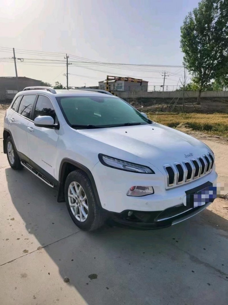 保定16年Jeep自由光3