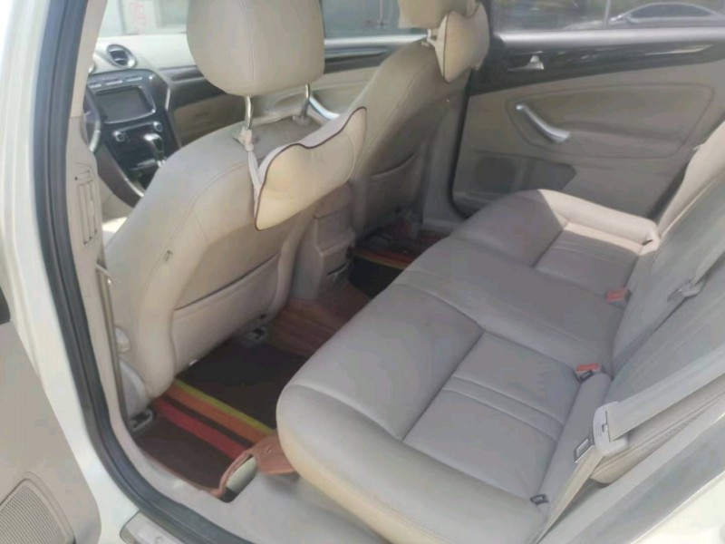 保定13年福特蒙迪欧-致胜5