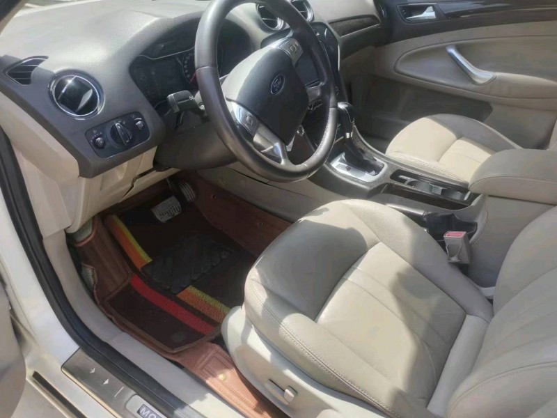 保定13年福特蒙迪欧-致胜4