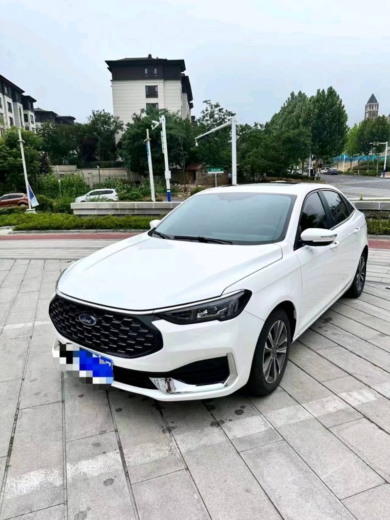 青岛22年福特福睿斯2